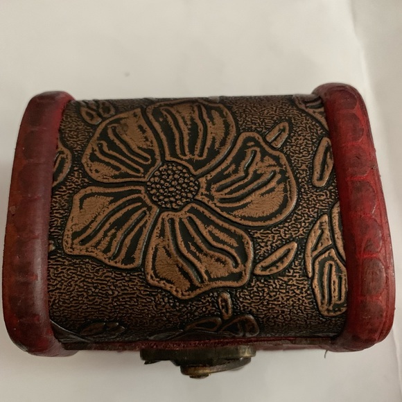 Jewelry Box - Picture 2 of 6